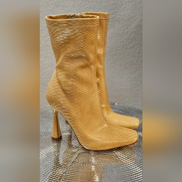 Yellow Snake Boot - Picture 1 of 14